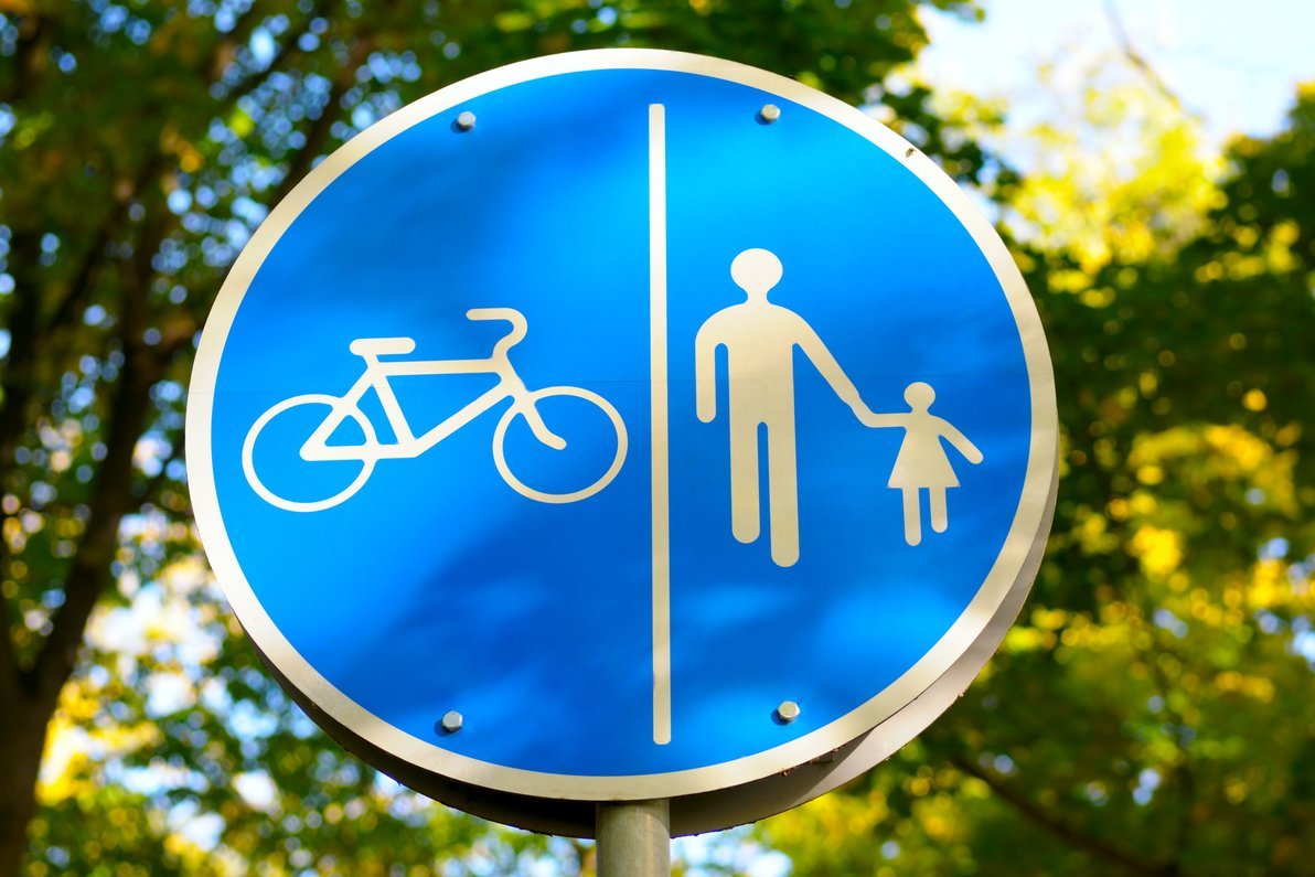 Rudenį bus baigti įrengti nauji pėsčiųjų ir dviračių takai Respublikos ir Pramonės gatvėse...