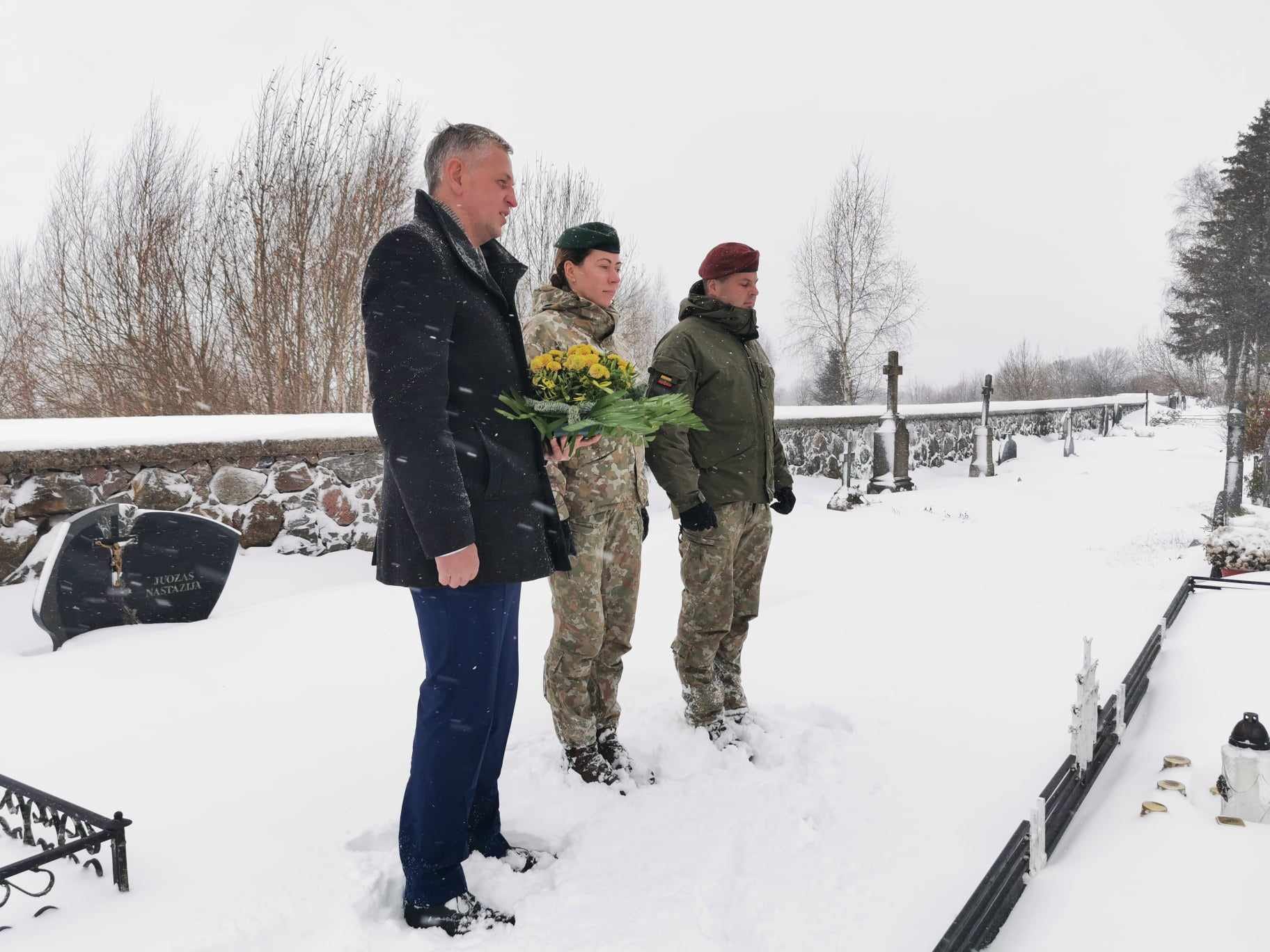 Savivaldybės vadovai pagerbė Lietuvos karius savanorius